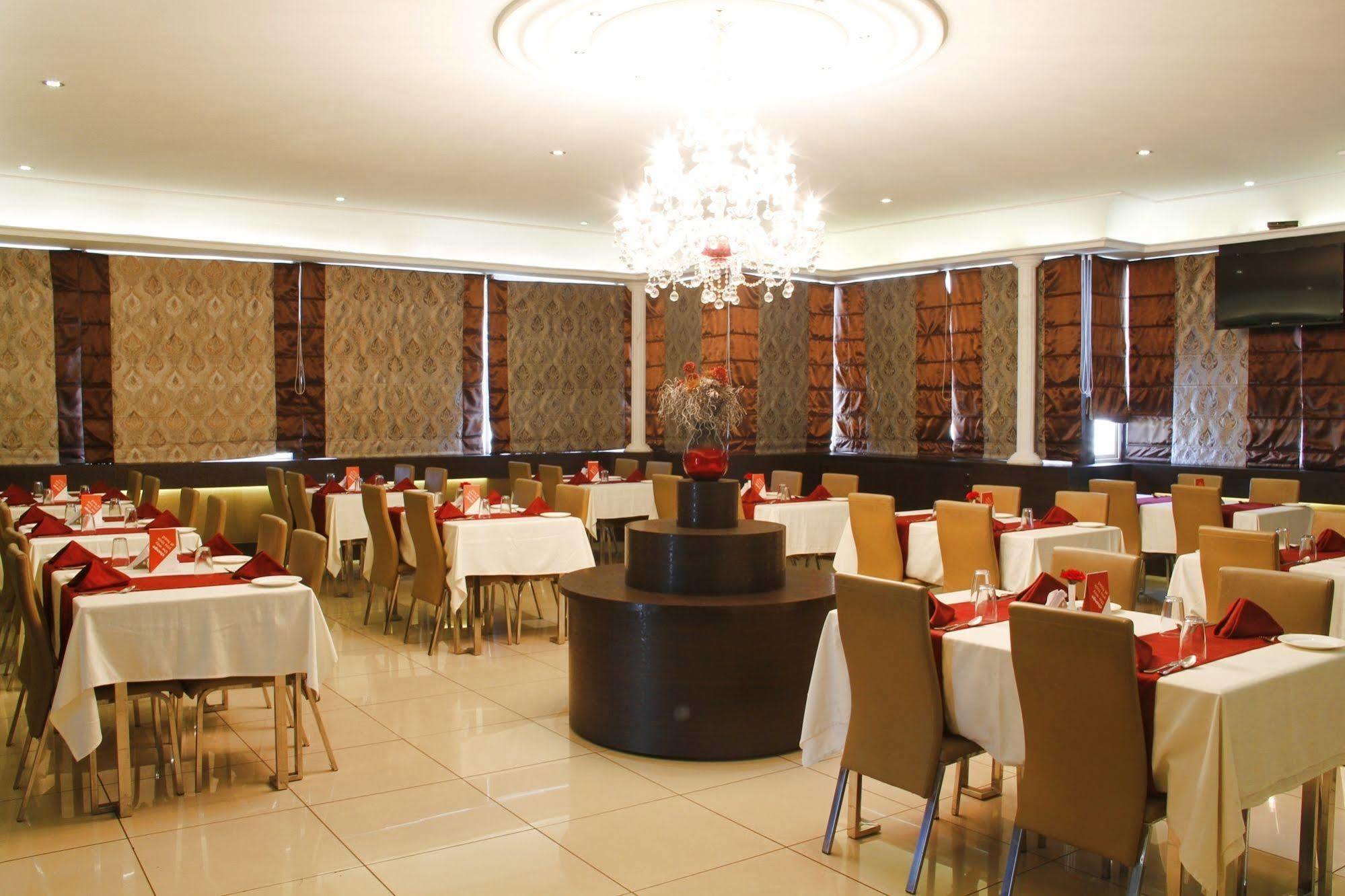 Genx Banjara Hill 1589 Hotel Hyderabad Exterior foto