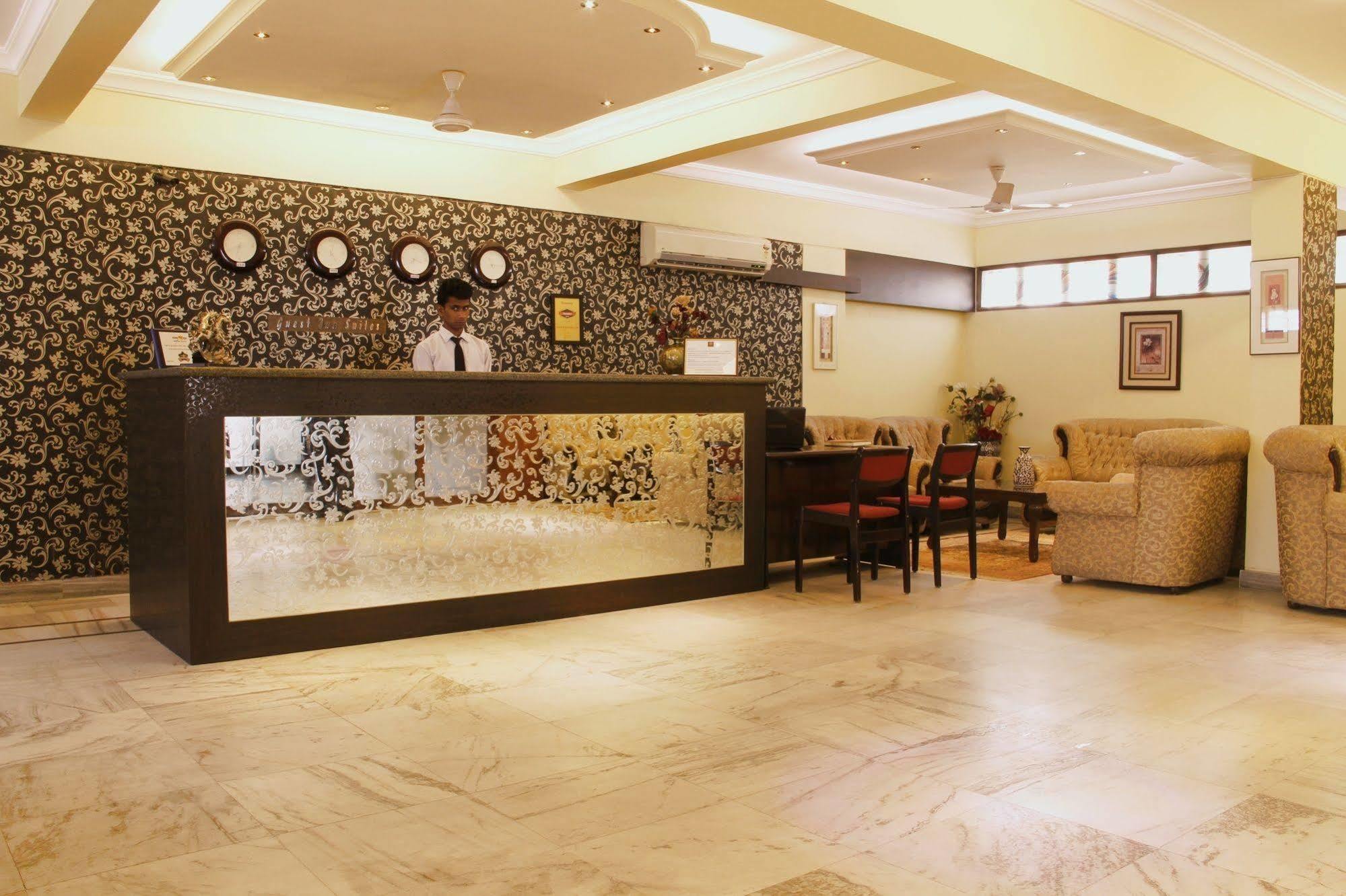 Genx Banjara Hill 1589 Hotel Hyderabad Exterior foto