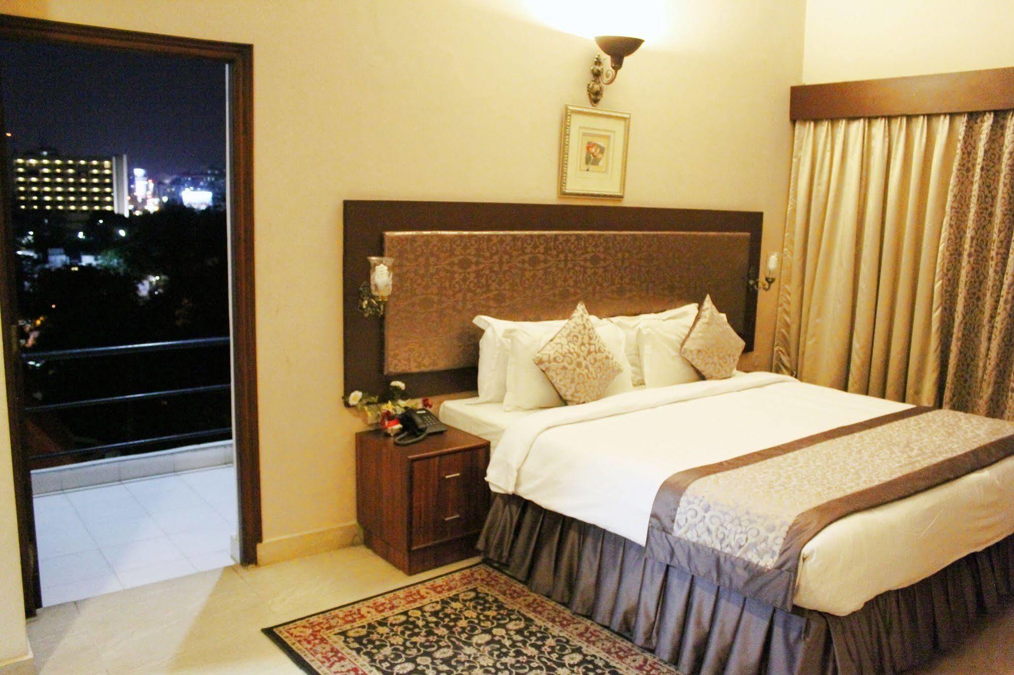 Genx Banjara Hill 1589 Hotel Hyderabad Exterior foto