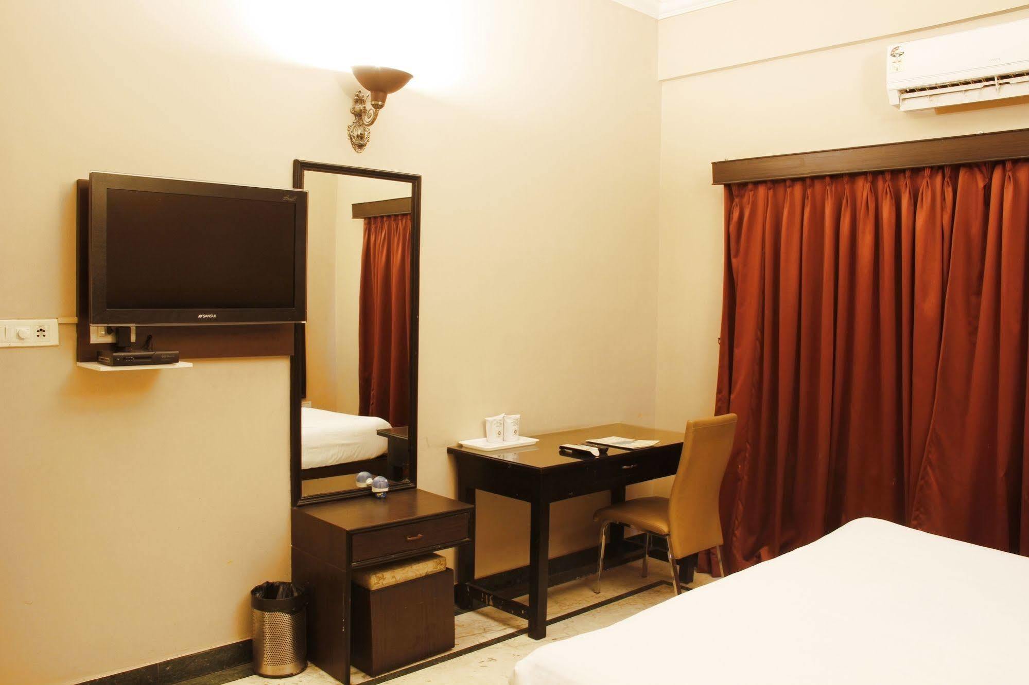 Genx Banjara Hill 1589 Hotel Hyderabad Exterior foto