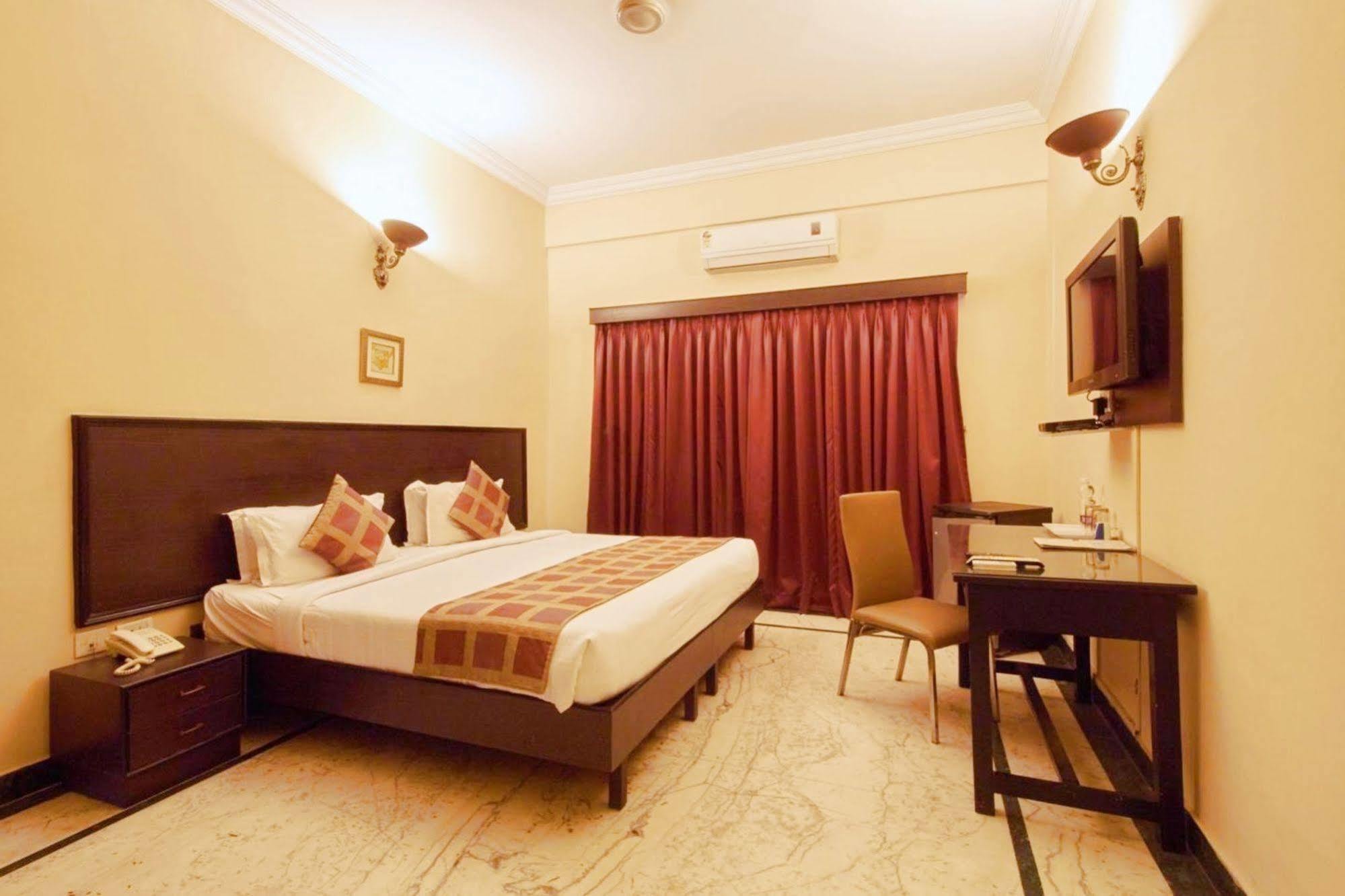 Genx Banjara Hill 1589 Hotel Hyderabad Exterior foto